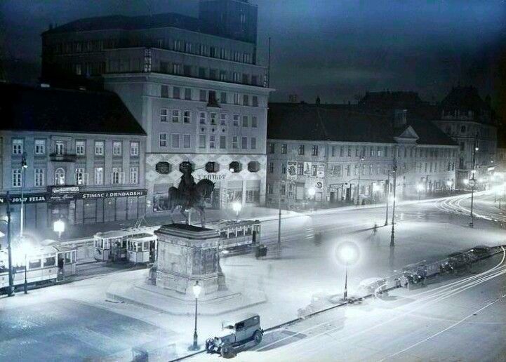 Trg bana Jelačića 1930-ih godina, noću